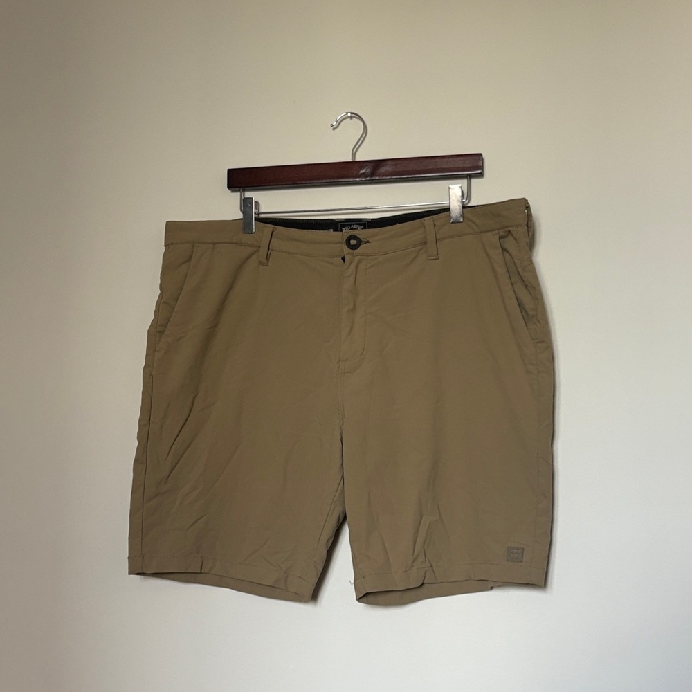 Tan Billabong Shorts Size 40